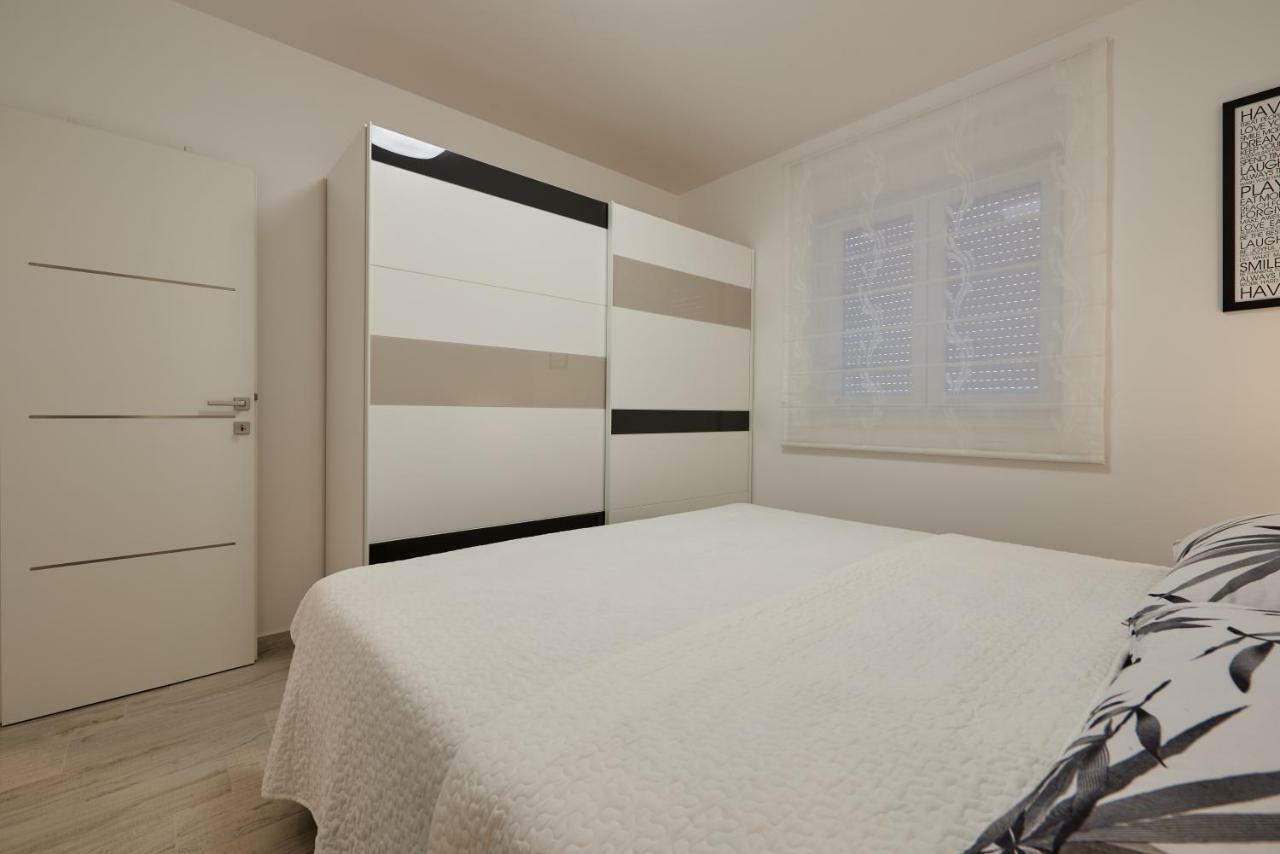 Apartman Jakov Apartment Trogir Ngoại thất bức ảnh